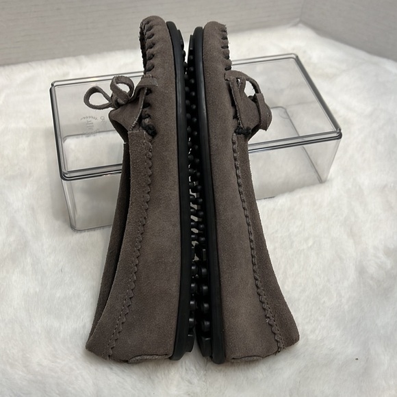 MINNETONKA Suede Moccasins, gray size 6 - Picture 10 of 13